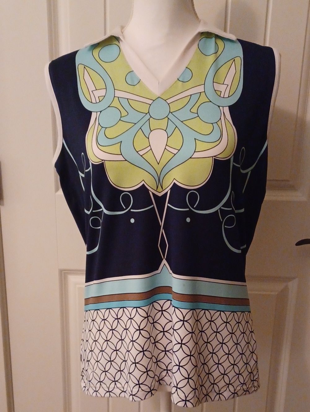 Tehama Sleeveless Navy Blue and Mint Graphic V-Neck Top